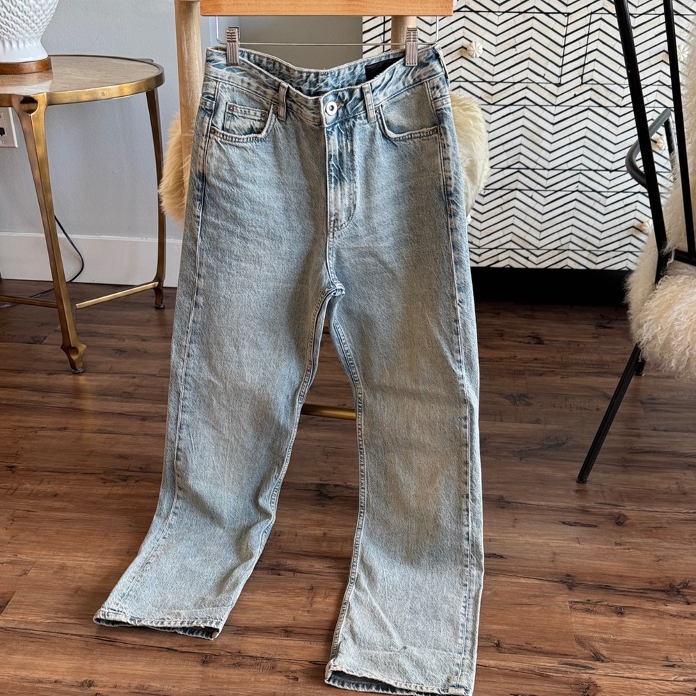 Zara Women's Wide Leg, Mid-Rise Jeans in Light Blue